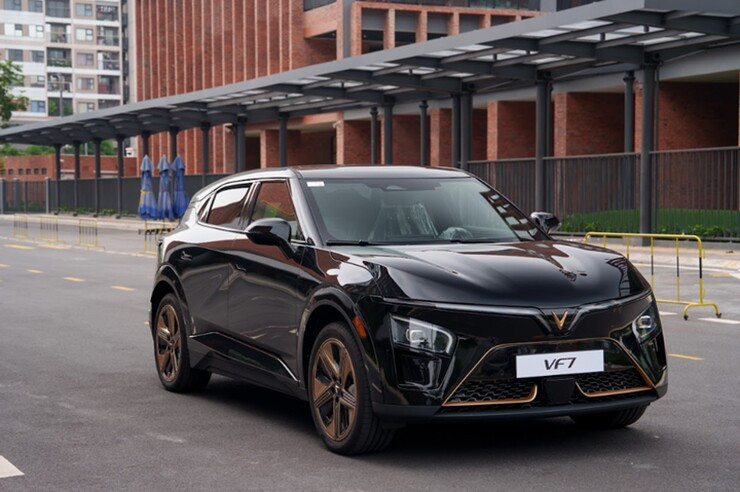 VinFast VF 7: SUV điện cỡ C hiệu năng cao có đáng mua?