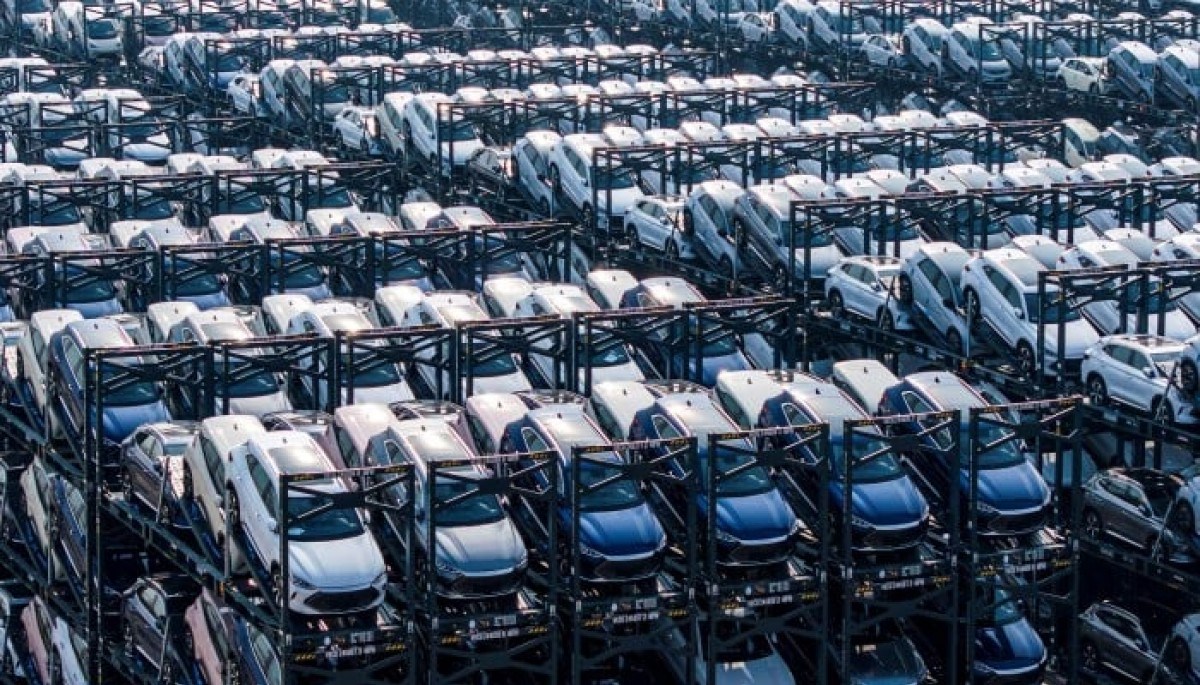 Why EV Sales Are Surging Worldwide While Drivers Turn Back to Hybrids