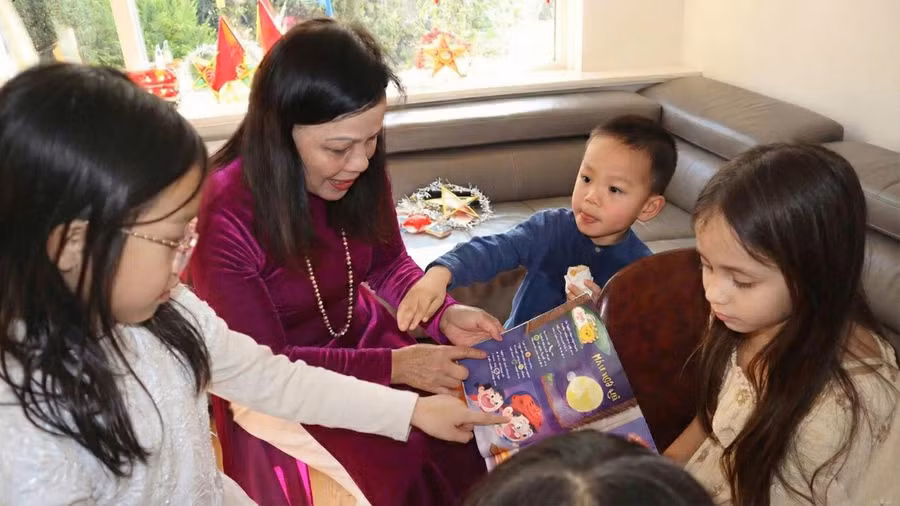 Chương trình đào tạo giáo viên tiếng Việt ở nước ngoài: Giữ cội nguồn cho thế hệ kiều bào