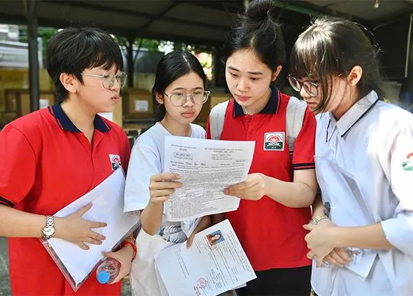 Điểm chuẩn đại học chạm ngưỡng tuyệt đối: chuẩn bị sao để không trượt?