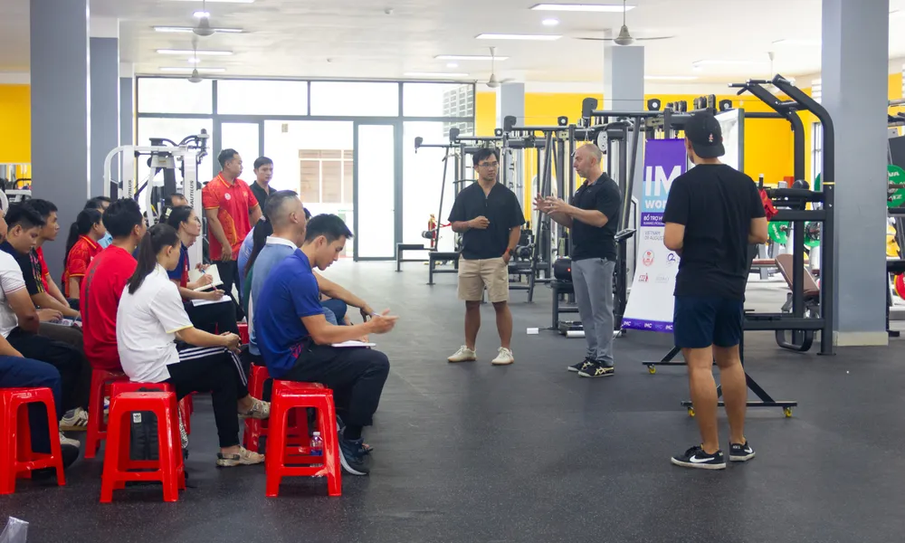 Huấn luyện viên Việt Nam chuyển mình theo chuẩn quốc tế