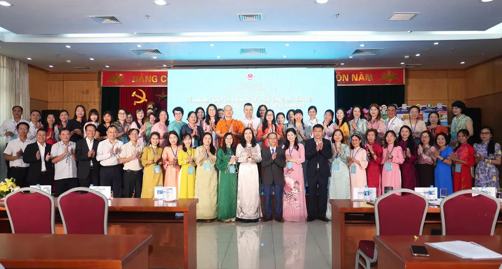 Chương trình đào tạo giáo viên tiếng Việt ở nước ngoài: Giữ cội nguồn cho thế hệ kiều bào