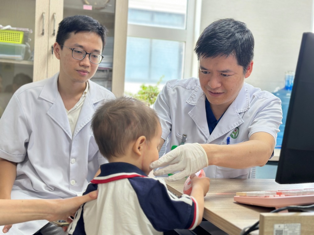 Cấp cứu trẻ em bị chấn thương nặng: Cuộc chạy đua trong vài phút