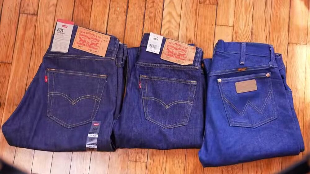 Uniqlo vs Wrangler vs Levi's: quần jean chất lượng tốt nào đáng tiền hơn?
