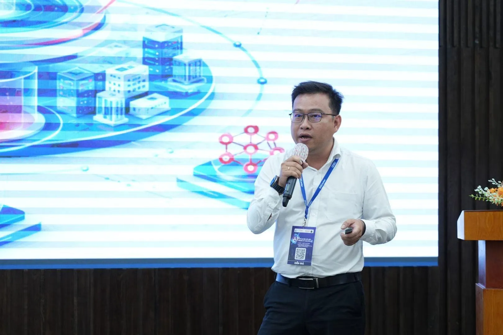 Khi AI cần dữ liệu: cân bằng giá trị và rủi ro thông tin