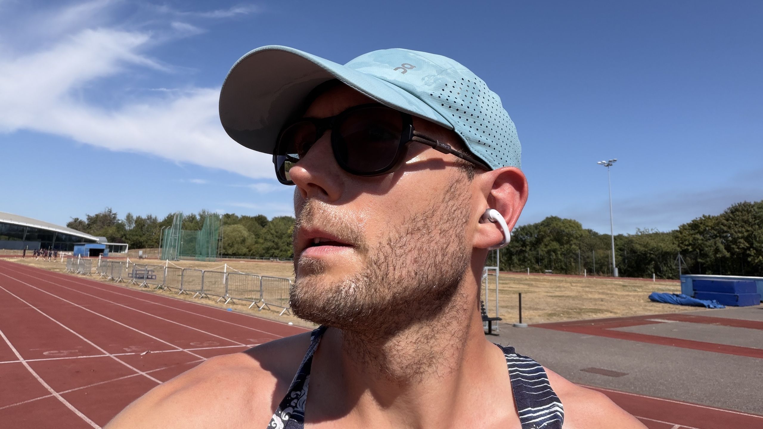 Running Sunglasses Showdown: Prescription vs. Standard Frames for Long-Distance Comfort