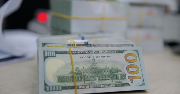 Đồng USD mạnh lên và dòng lợi nhuận rút về nước: áp lực tỷ giá cuối năm