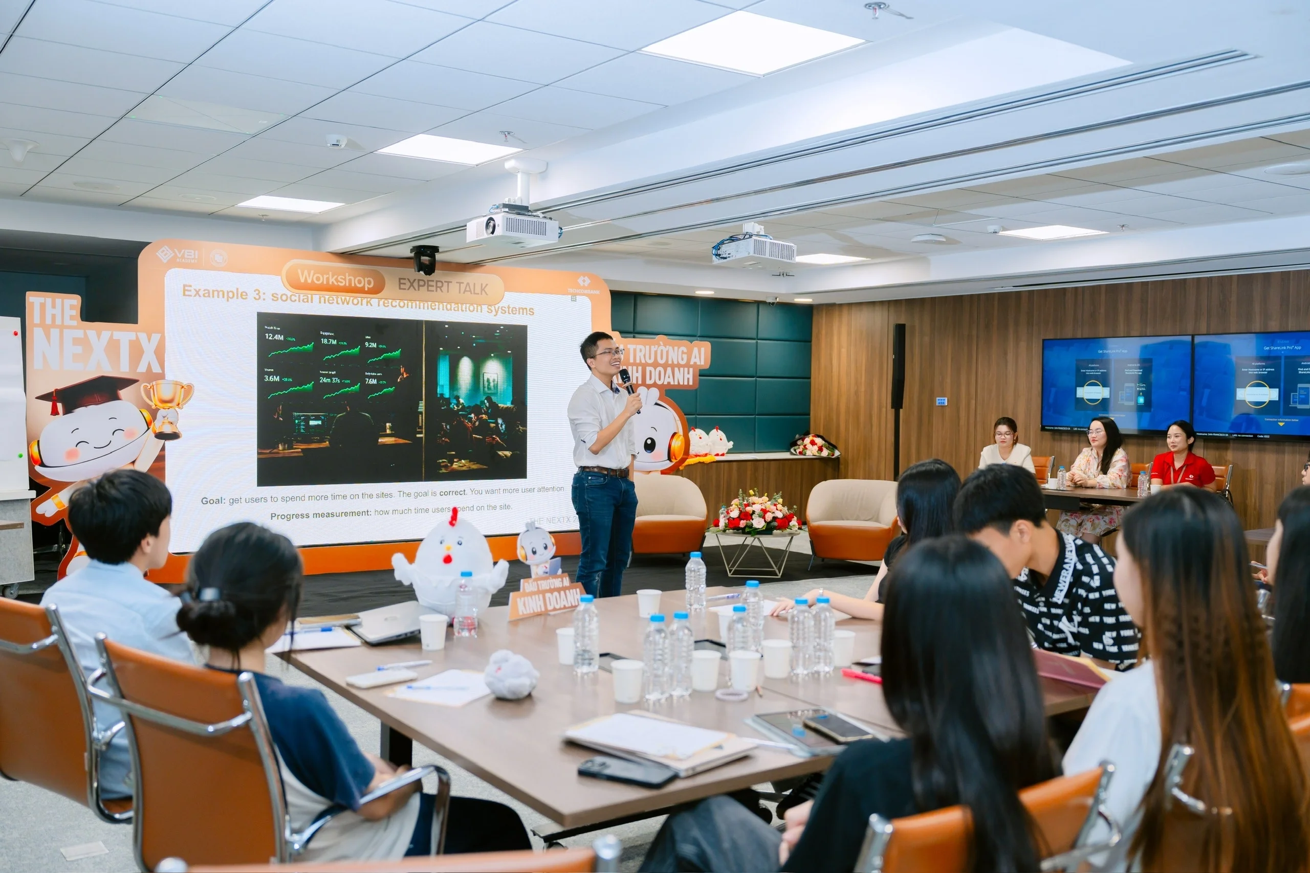 Những founder tuổi teen bảo vệ ý tưởng kinh doanh AI trước hội đồng quốc tế