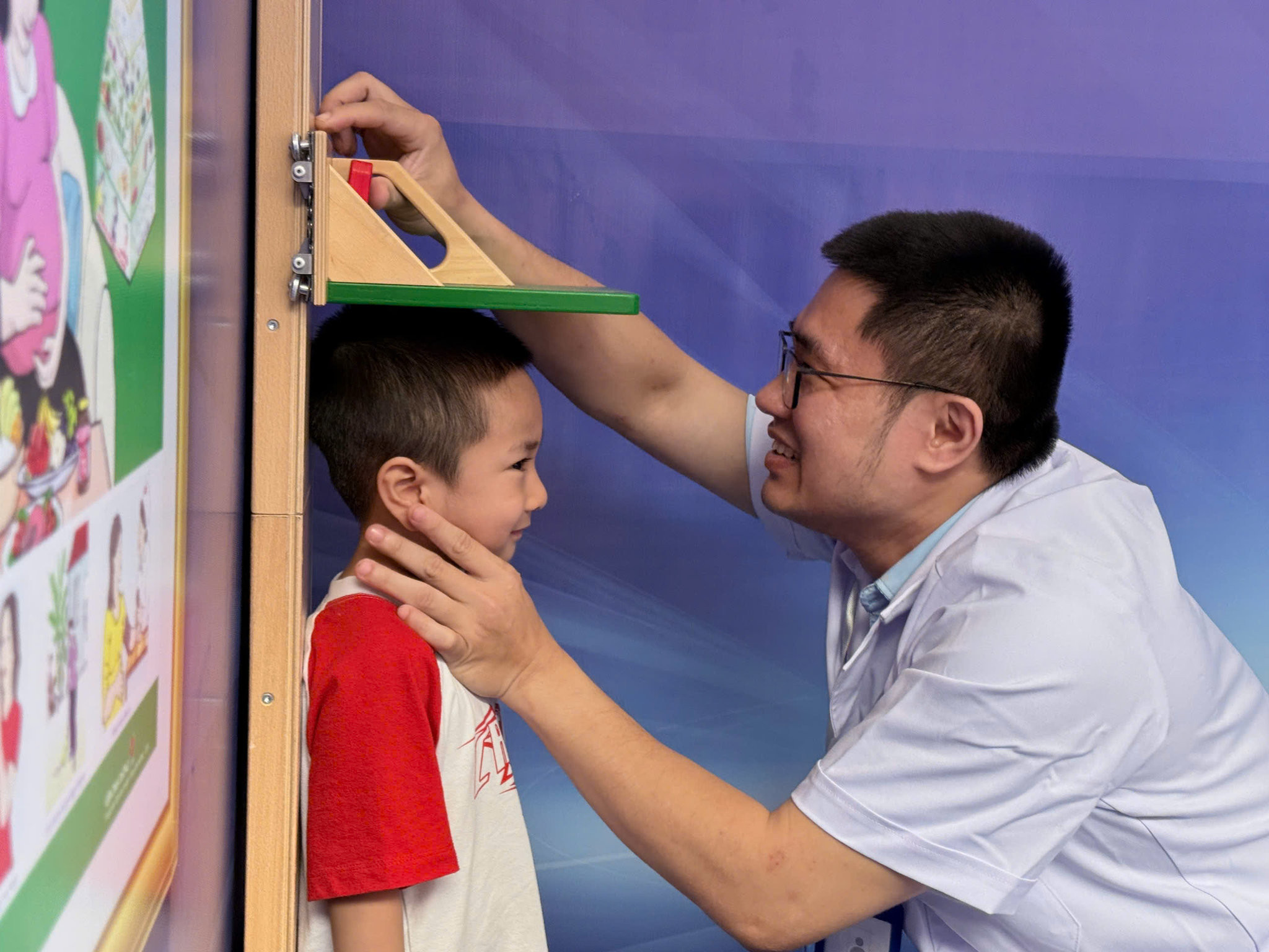Hơn 2,2 triệu trẻ Hà Nội được khám sức khỏe miễn phí: Cha mẹ cần làm gì để tận dụng tối đa?