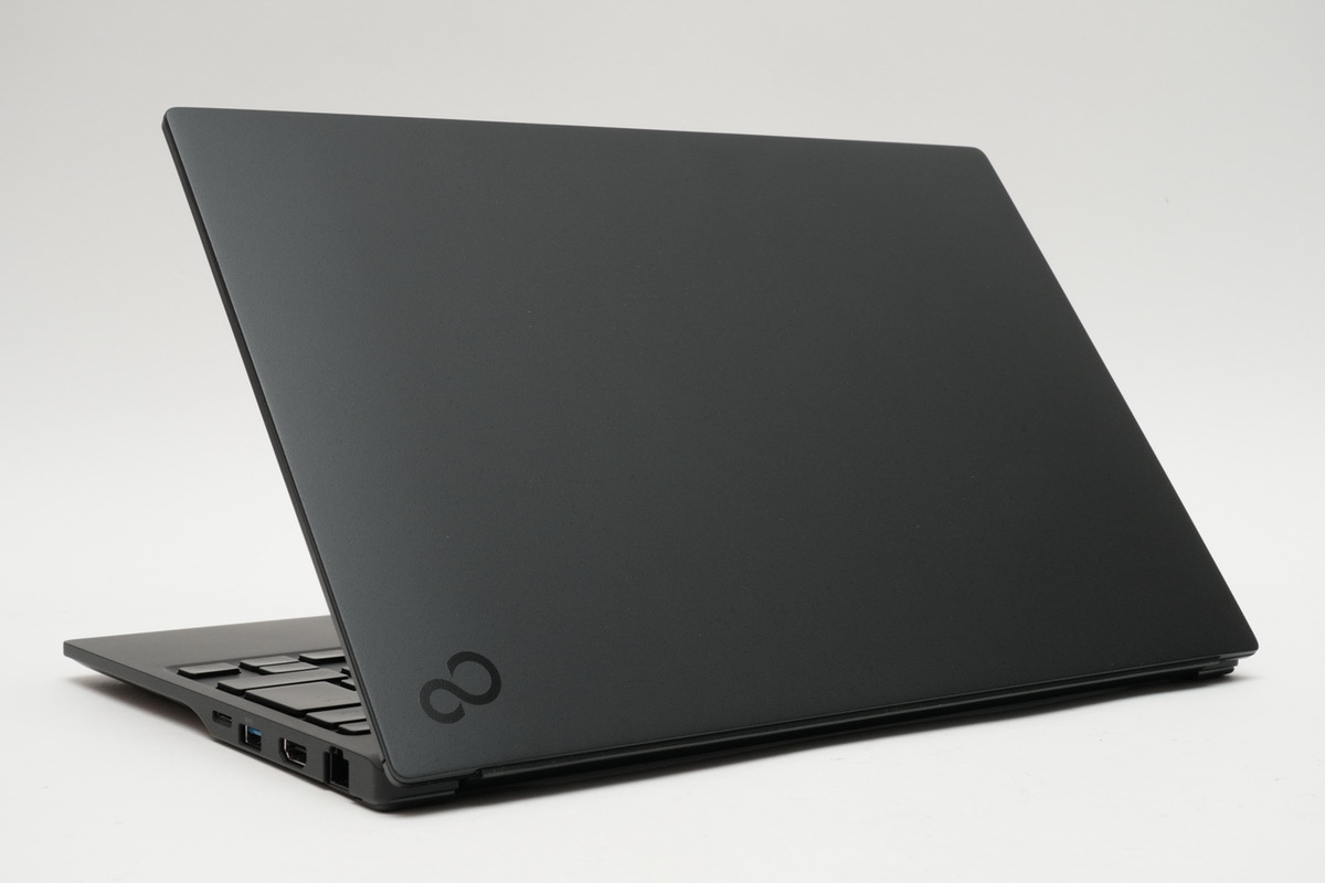 Notebook siêu nhẹ 640g: Fujitsu FMV WU5-K3 đấu Asus ExpertBook PM5 G2