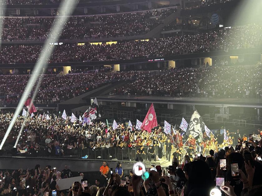 BTS ARIRANG Tour chinh phục Texas và giấc mơ Việt Nam của ARMY
