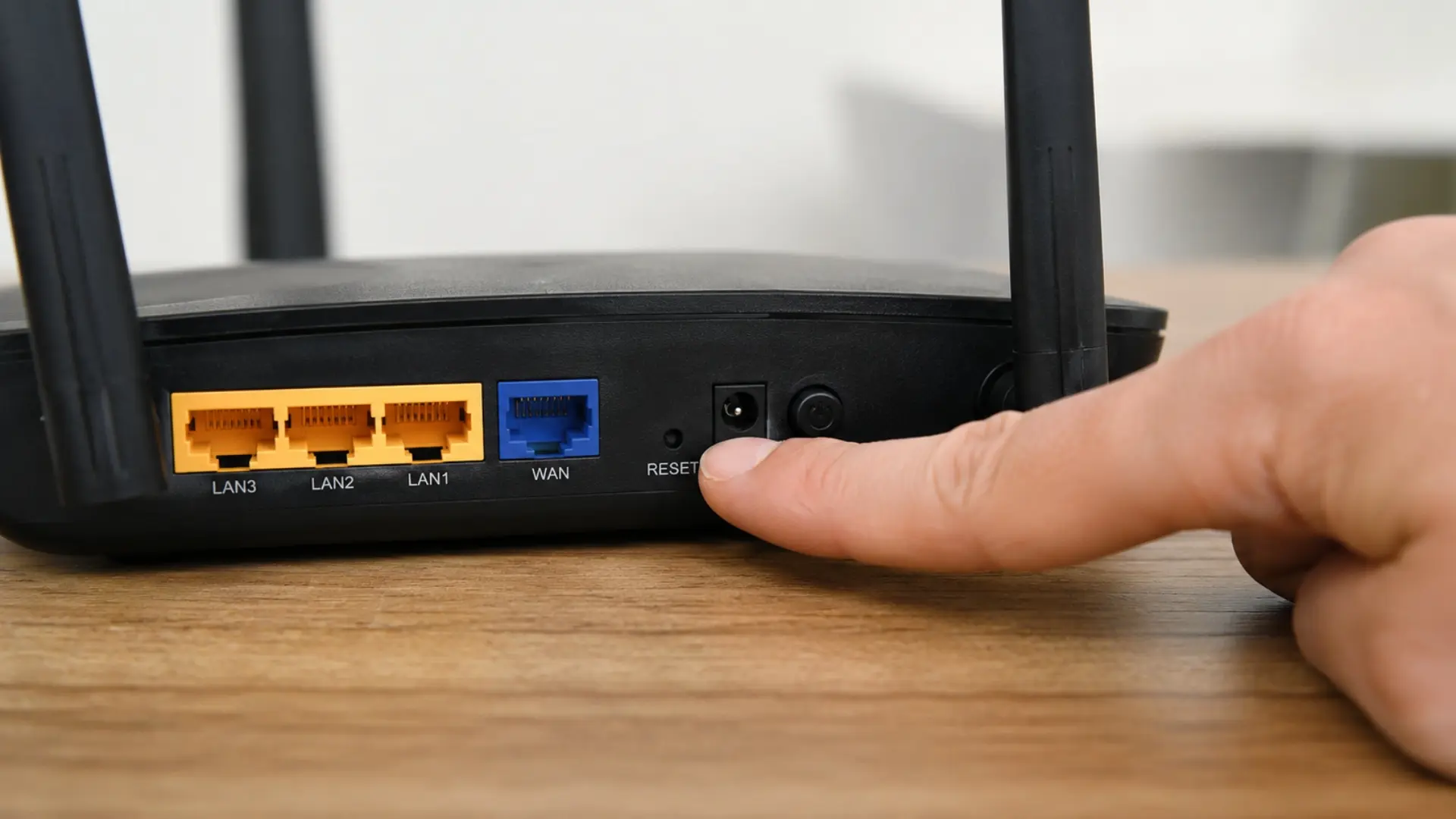 5 thiết bị gia dụng phổ biến đang âm thầm làm chậm WiFi nhà bạn