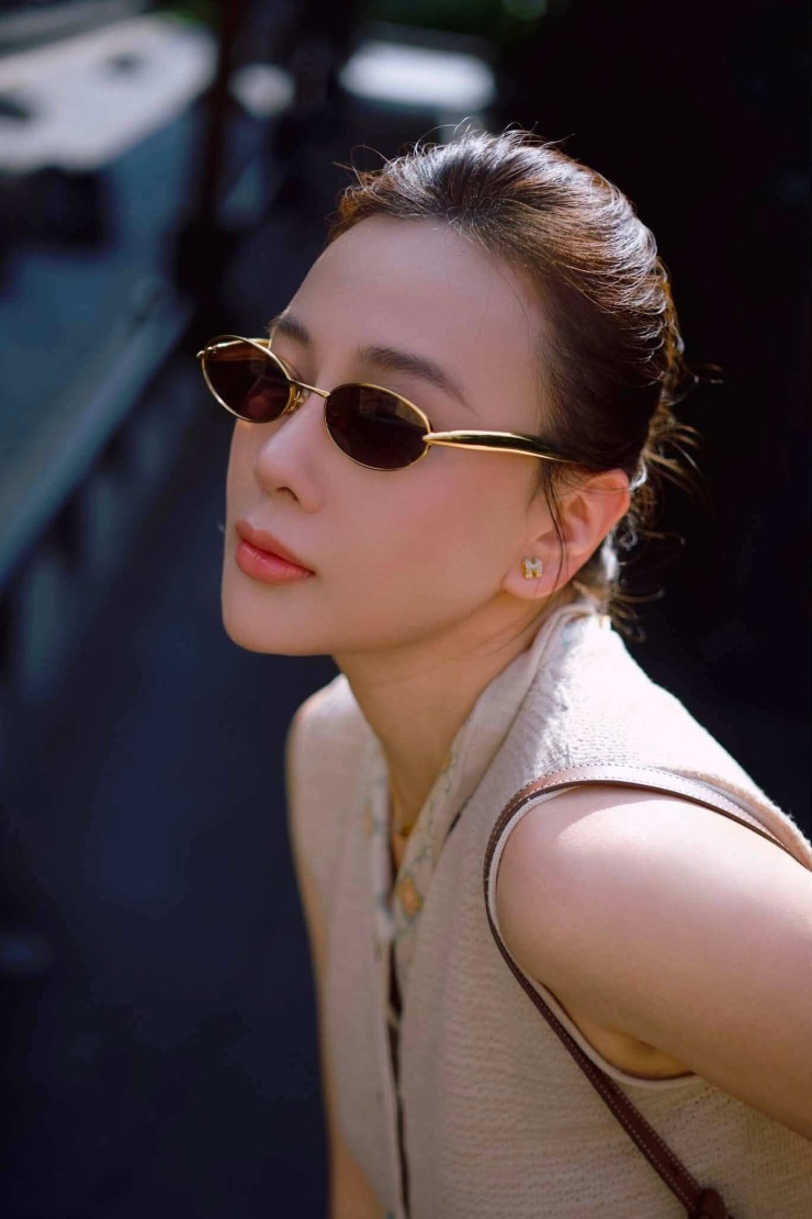 Phương Oanh và nghệ thuật trang điểm tối giản ở tuổi 37