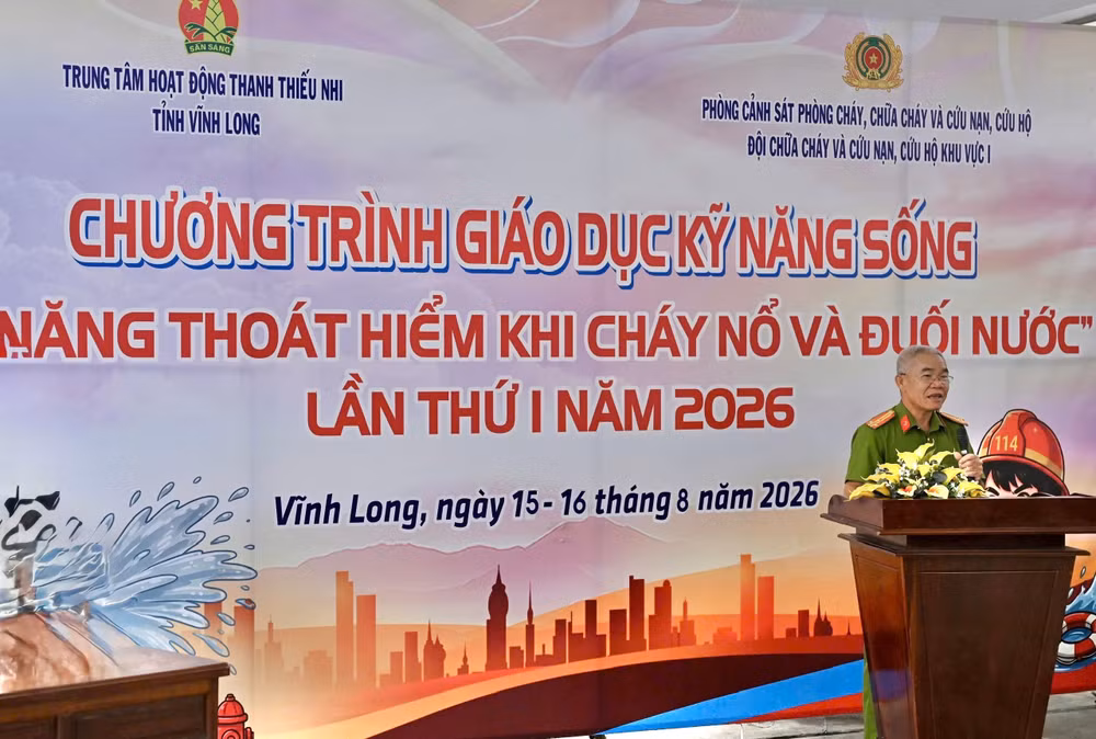 Dạy con kỹ năng phòng chống đuối nước: Cha mẹ không thể chậm trễ