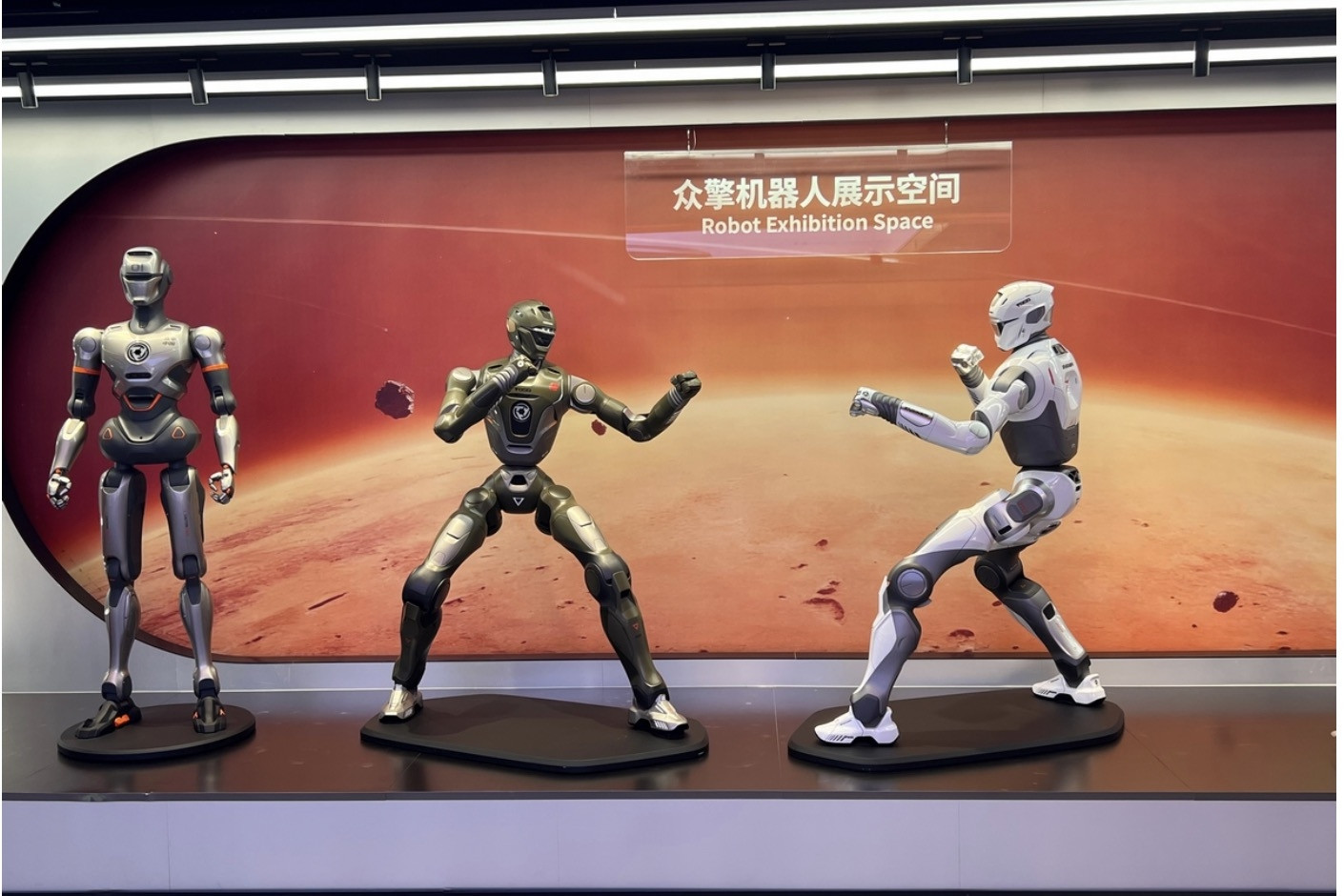 Robot Trung Quốc từ nhà hàng đến đồ chơi: làn sóng ứng dụng AI thực tiễn