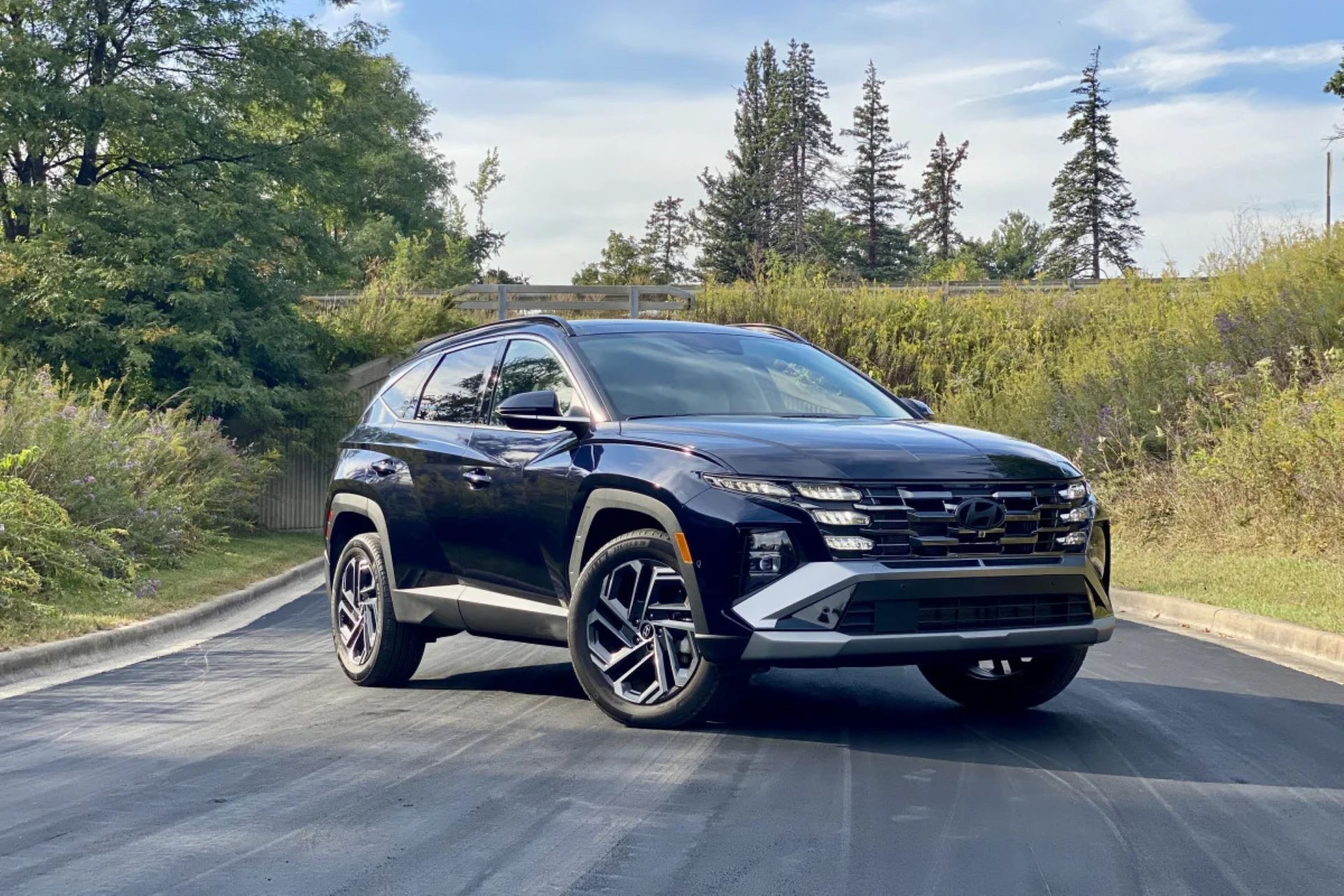 Vì sao người dùng bỏ xe điện để quay sang hybrid