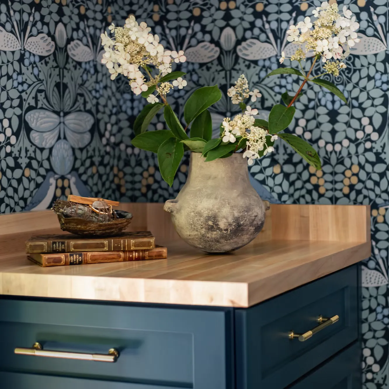 How Designers Style Vintage and Secondhand Pieces for Layered, Nostalgic Interiors