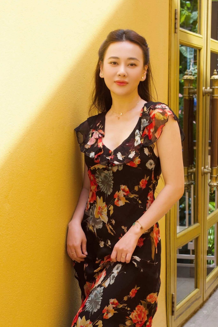 Phương Oanh và nghệ thuật trang điểm tối giản ở tuổi 37