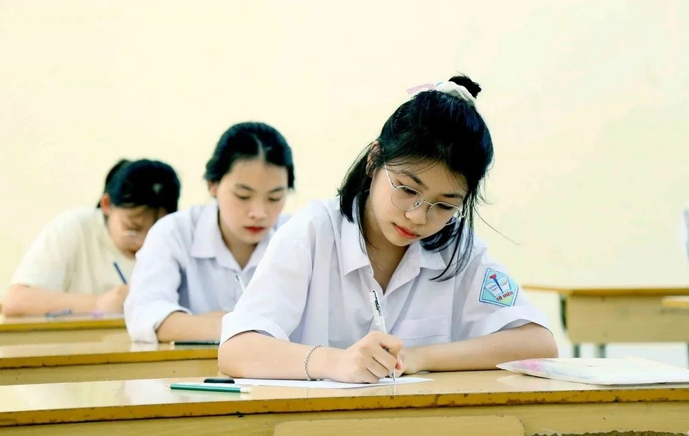 Bộ Giáo dục làm rõ: môn Lịch sử THPT không phải tự chọn