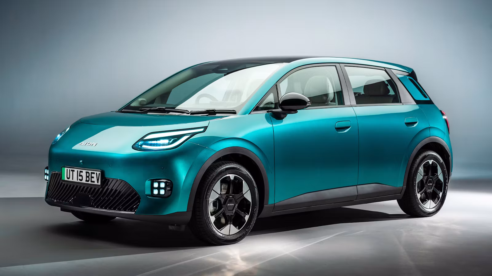 Budget Electric SUVs Under 40k: Jaecoo J5 vs Aion UT