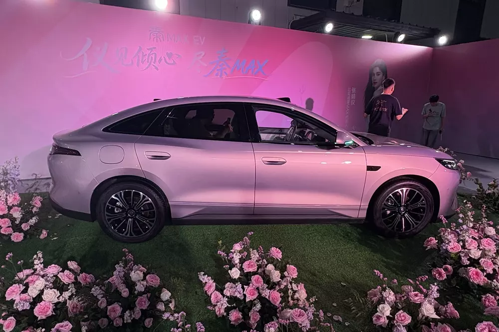 BYD Qin Max: sedan hạng D mới thách thức Seal 06 và Tesla Model 3