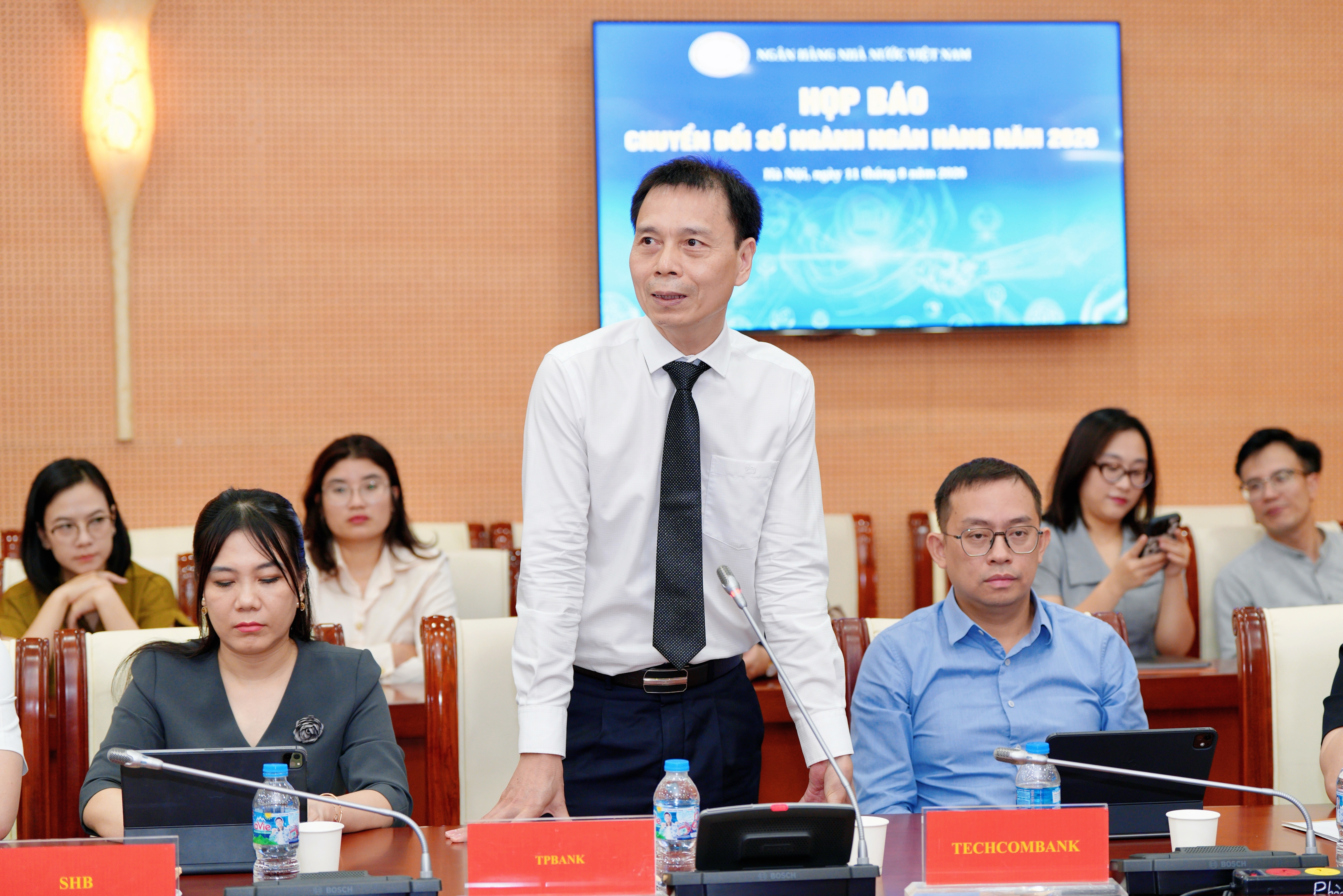 Ngân hàng thông minh: dữ liệu và AI dẫn dắt cuộc chơi