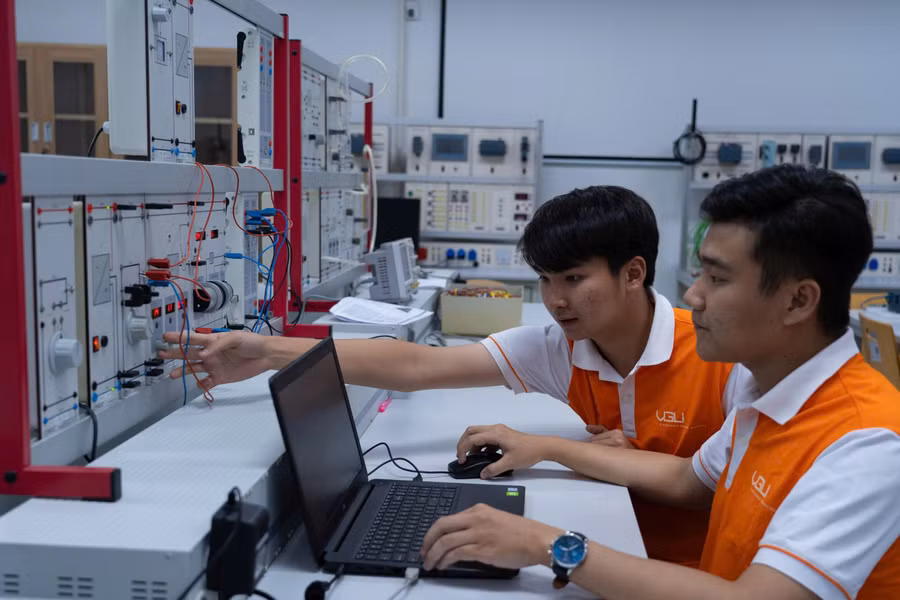 Việt Nam xây dựng hệ sinh thái bán dẫn: chọn đúng khâu, đầu tư đúng chỗ