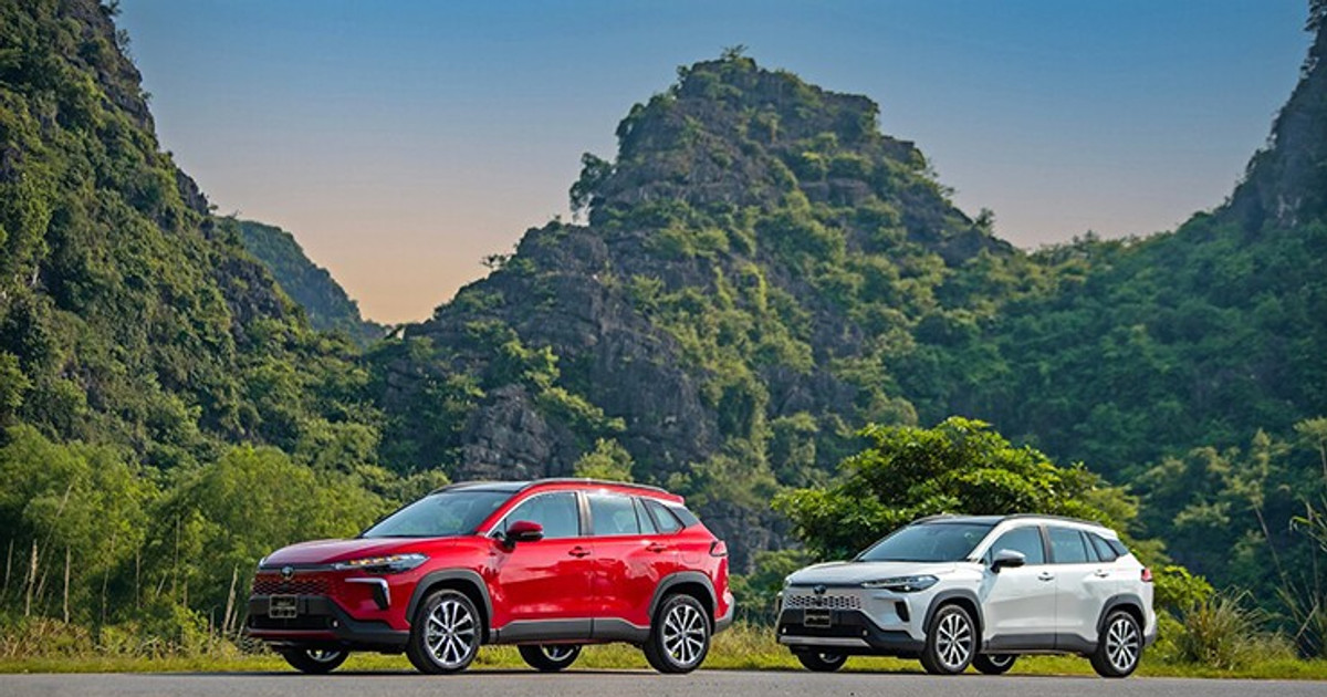 Toyota Corolla Cross Hybrid vs Lexus RX 450h+: nên chọn SUV nào để tối ưu tiết kiệm?