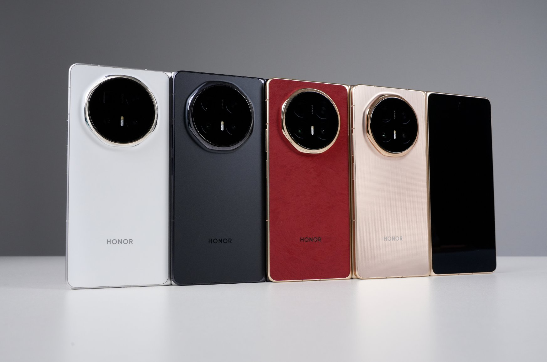 Honor Wide Foldable Aims for Top Tier with 2nm Snapdragon and 7,000mAh Battery