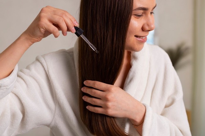 Gừng, vỏ bưởi và dầu olive: công thức tóc khỏe từ gian bếp