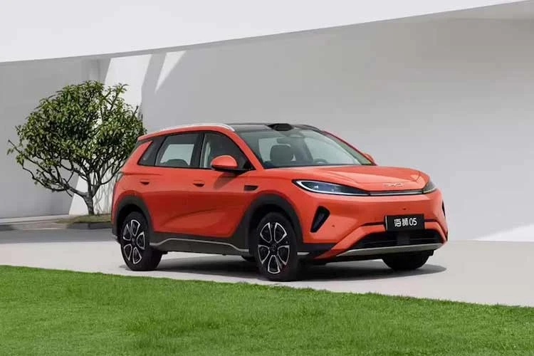 BYD Sealion 5 DM-i hybrid cắm sạc nhận cọc, thách thức Tucson Hybrid và CX-5