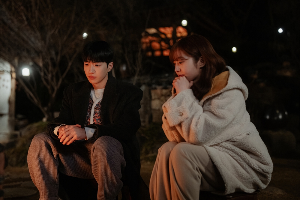 From Fan to Love Interest: How “My Bias, My Boss” Heats Up Office Romance