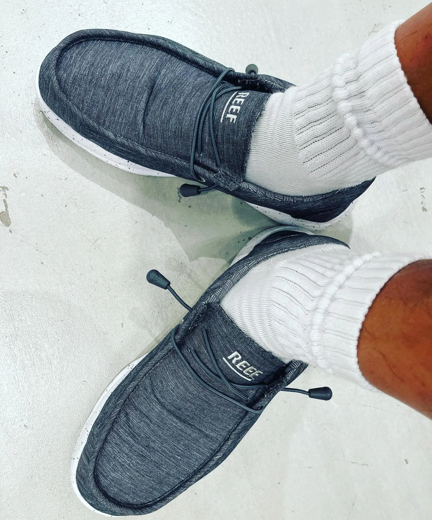 The Complete Guide to Wearing Sneakers Without Socks