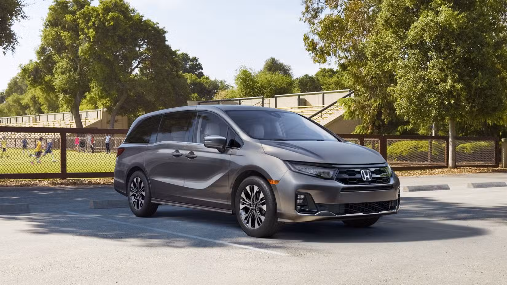 Honda Odyssey V6 vs Hybrid Rivals: Which Fits Your Family?