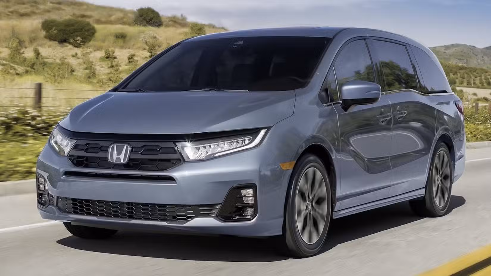 Honda Odyssey V6 vs Hybrid Rivals: Which Fits Your Family?