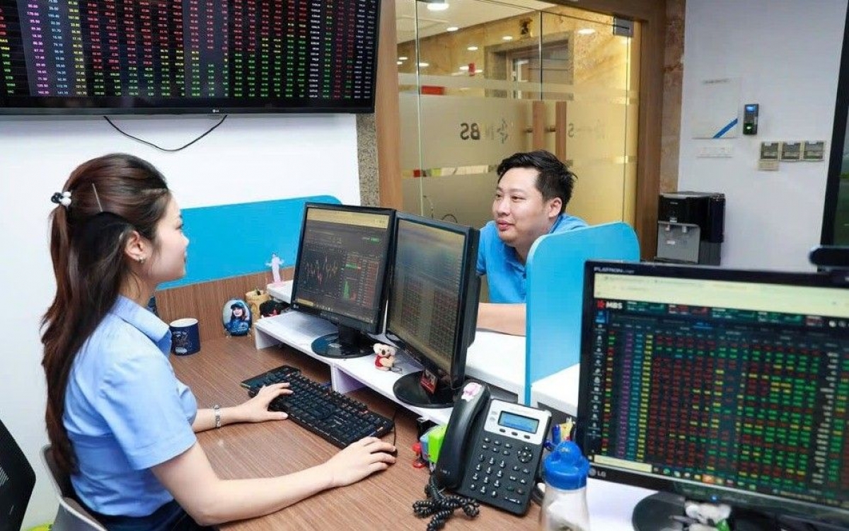 Thị trường chứng khoán: Từ số hóa giao dịch đến dữ liệu thông minh