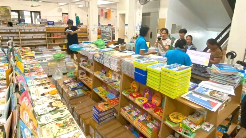 Sách giáo khoa năm học mới: Thiếu ở đâu, lo thế nào cho đúng?