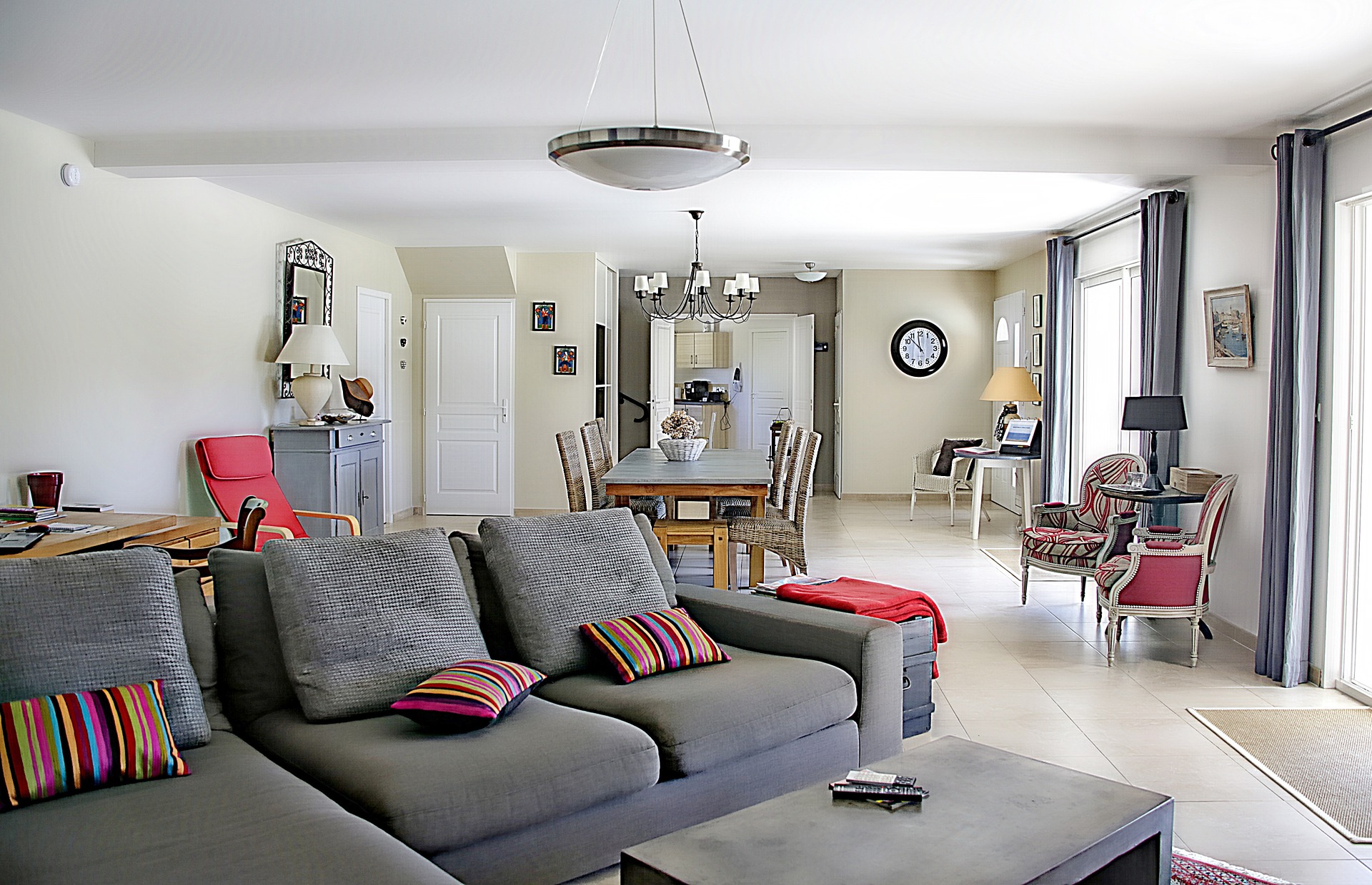 8 Overlooked Details That Make a Living Room Look Designed