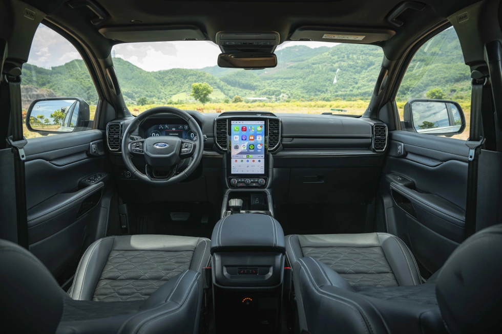 Hyundai Palisade Hybrid vs Ford Everest: chọn SUV nào dưới 1,7 tỷ?