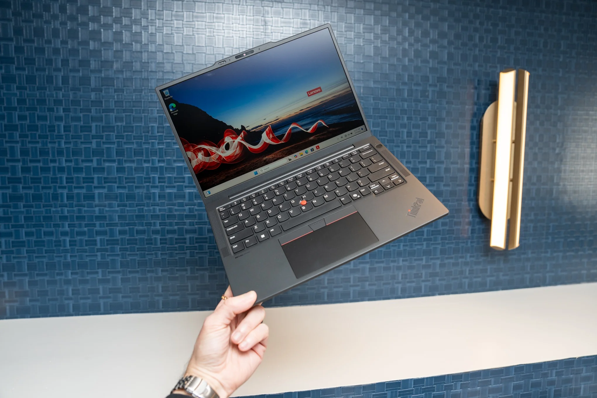 Giá DDR5 tăng 486%: Laptop Windows sắp thành món xa xỉ?