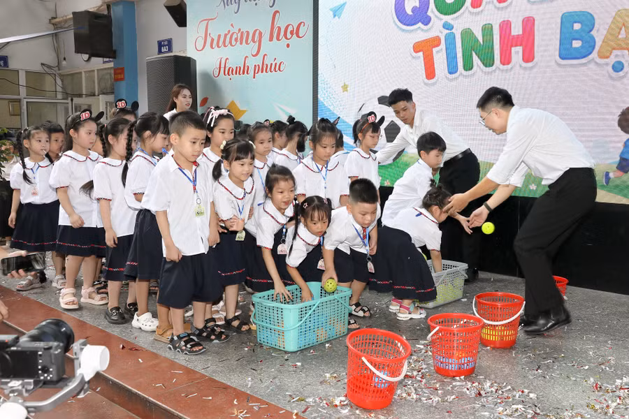 Chuẩn bị tâm lý cho con vào lớp 1 và vượt qua nỗi sợ ngày đầu