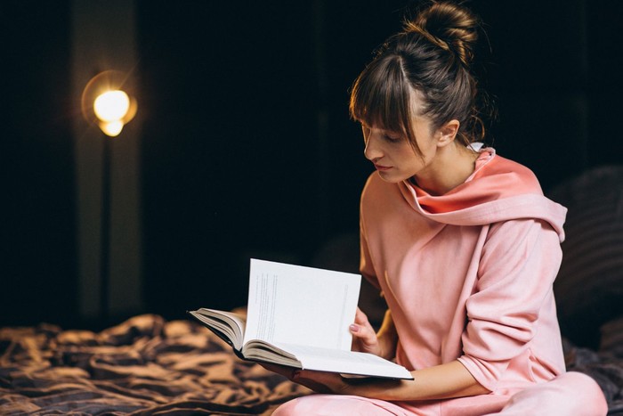 Ánh sáng ấm và nhịp sinh học: Chiếu sáng đúng để ngủ sâu