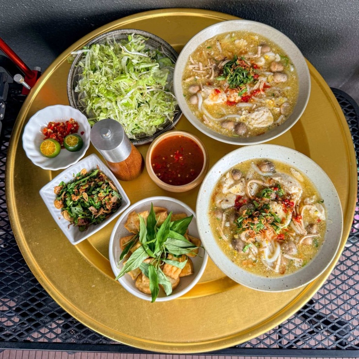 Mâm cơm chay đầy màu sắc cho tháng Vu Lan