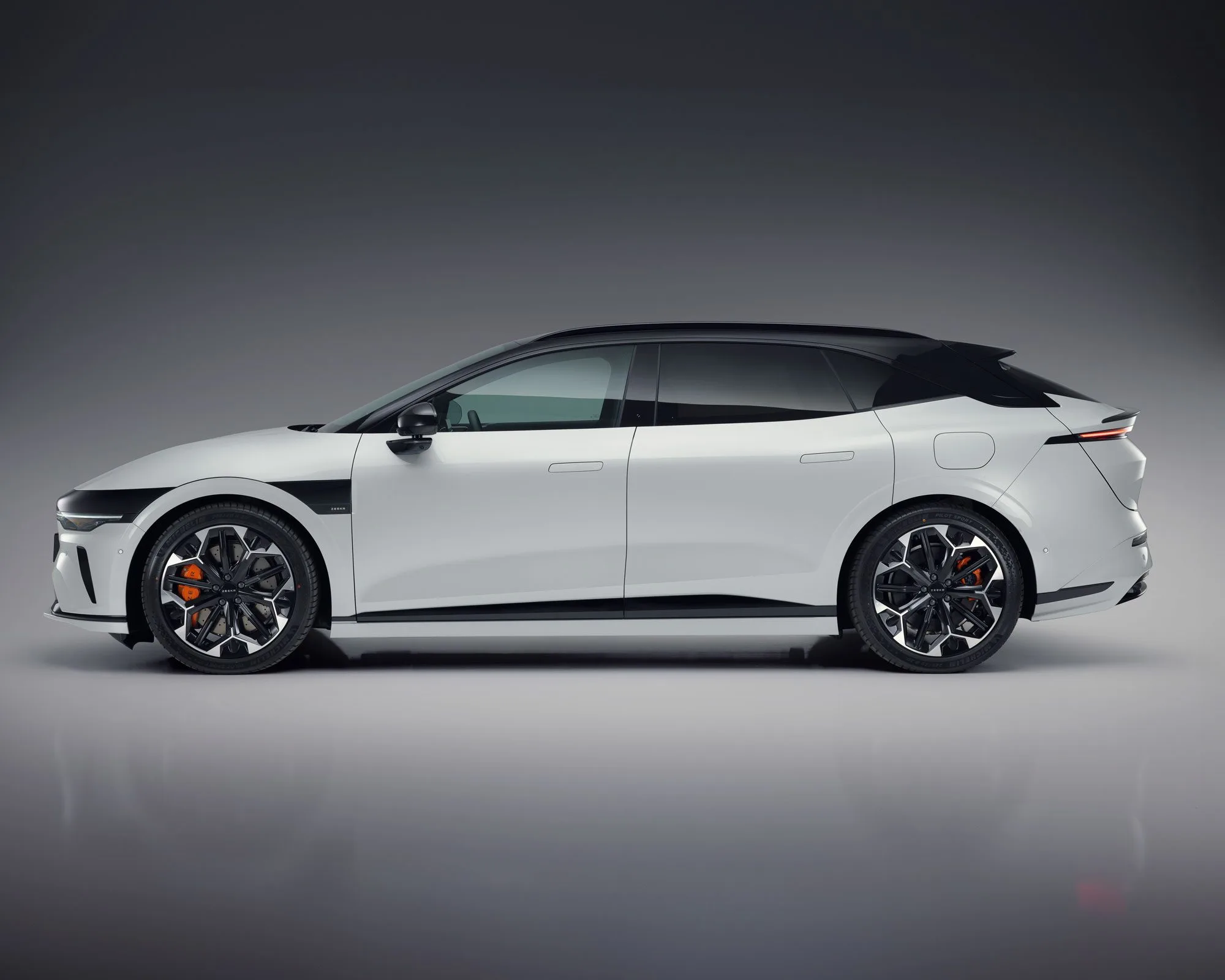 Lucid Gravity GT-S vs Zeekr 7GT: Family EVs With Supercar Pace