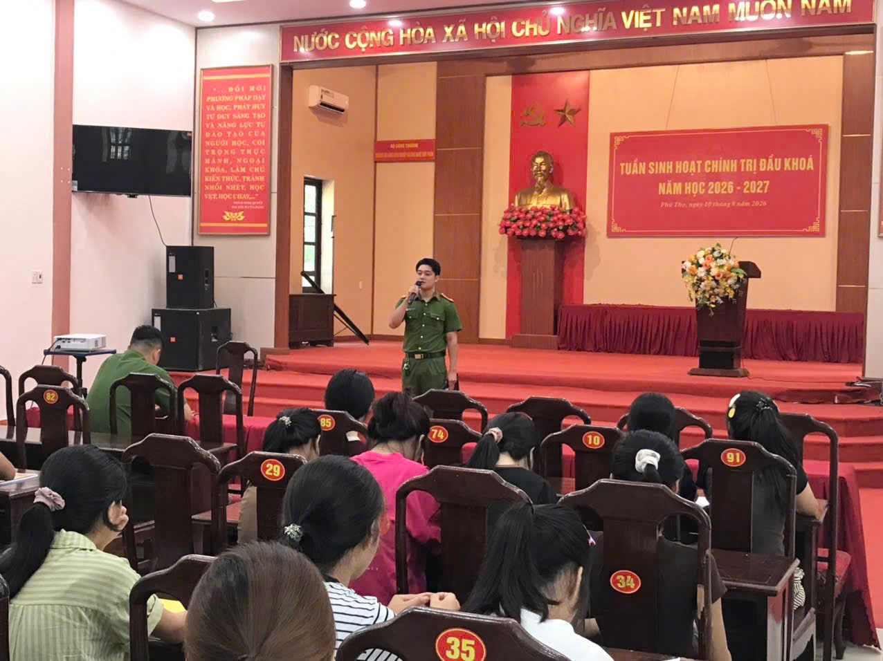 Dạy con nhận diện lừa đảo và bảo vệ thông tin trên mạng