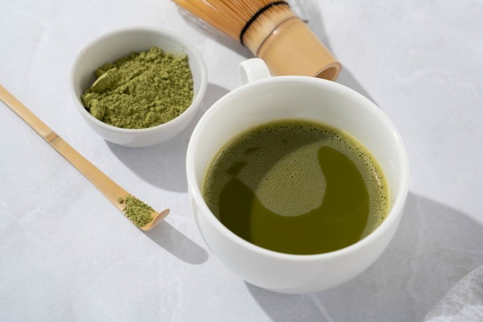 Matcha từ thần dược đến thực tế: phân biệt lợi ích và quảng cáo
