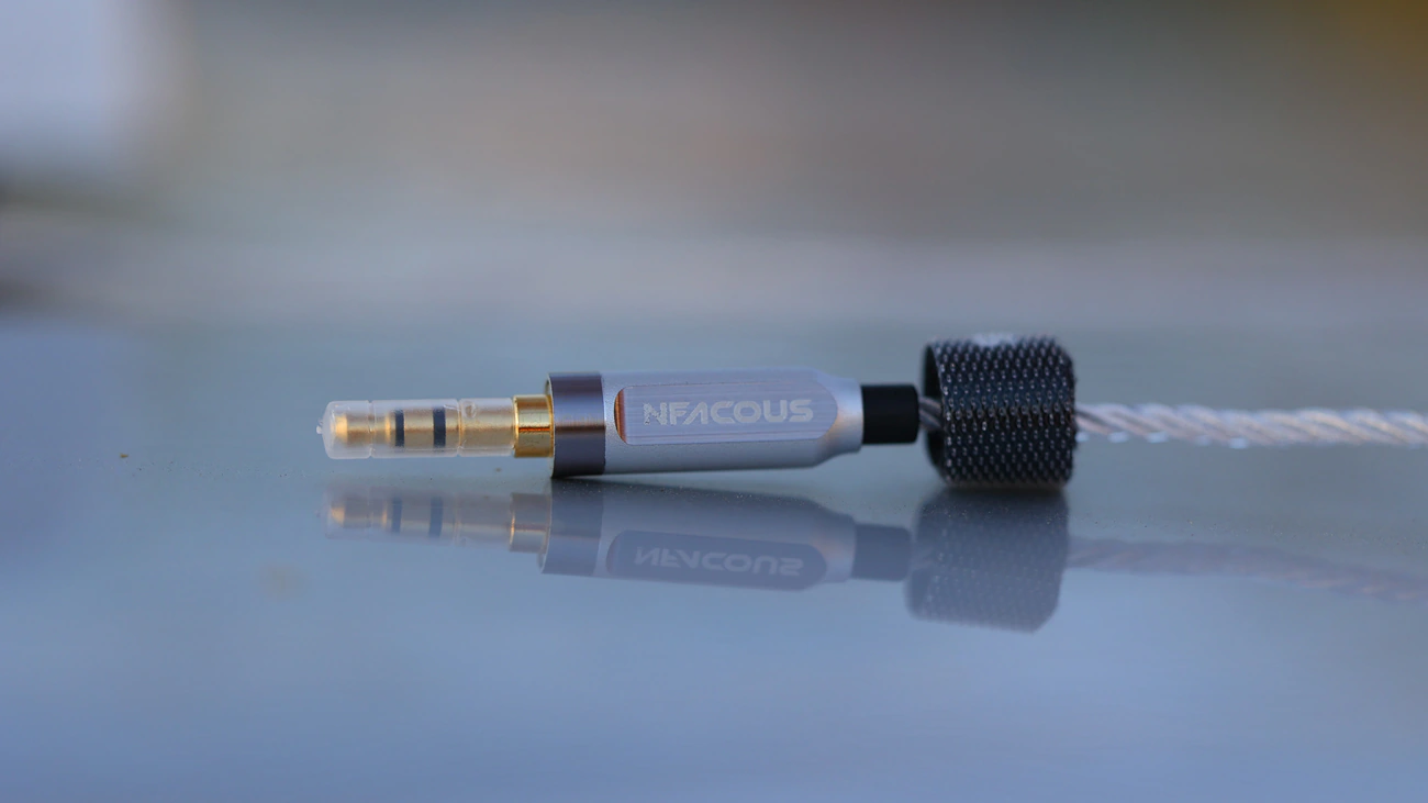 Pertarungan IEM Multi-Driver Bujet: NF Acous NM25 vs Sivga Lyrebird