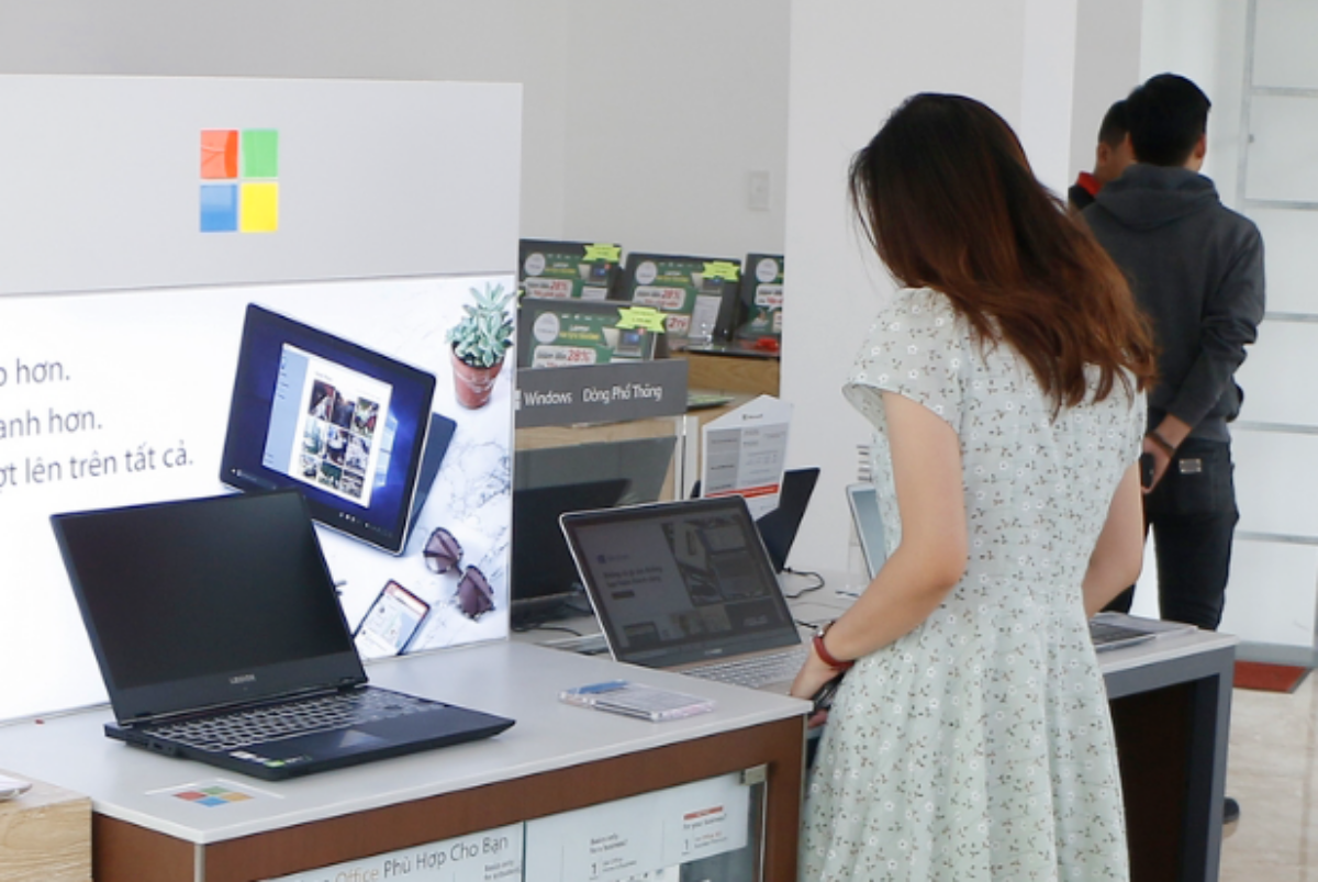 Giá laptop tăng vô hạn: Người dùng Việt Nam mất phân khúc dưới 10 triệu phải làm gì?