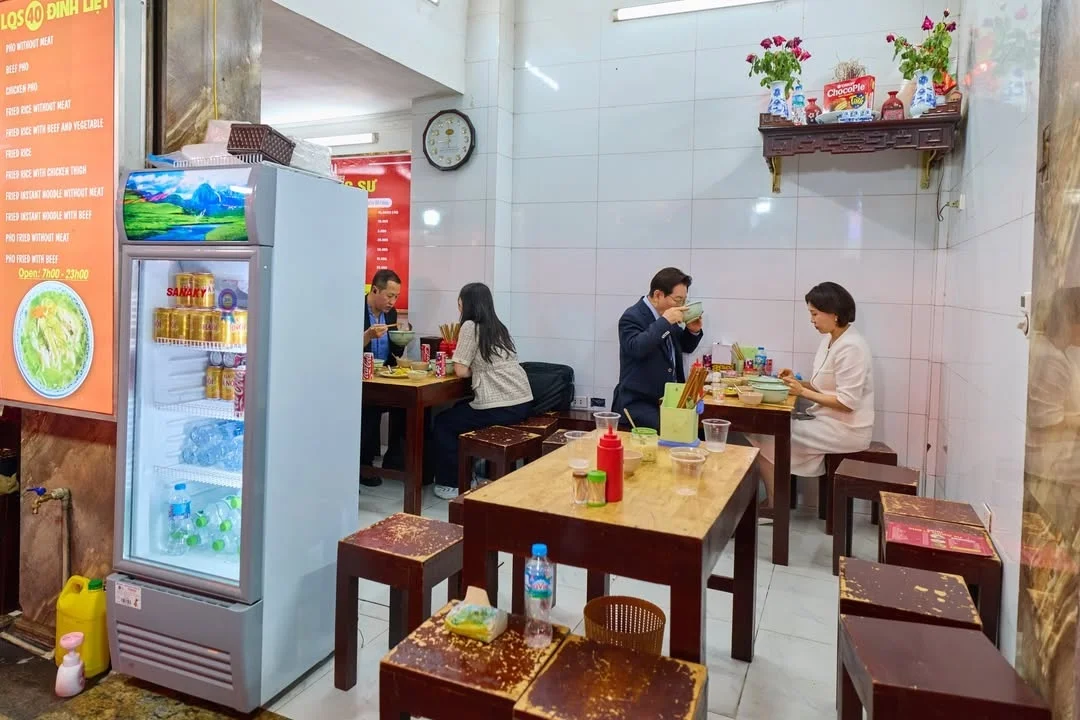 Hiệu ứng food tour Hà Nội từ bún chả đến phở phố cổ