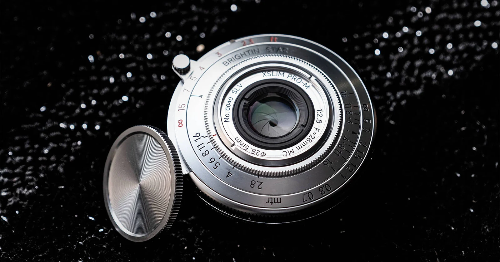 Ống kính pancake Brightin Star 28mm f/2.8: nhỏ gọn nhưng có đáng để bỏ ống Summicron?